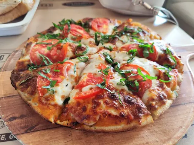 White House Pizza Point