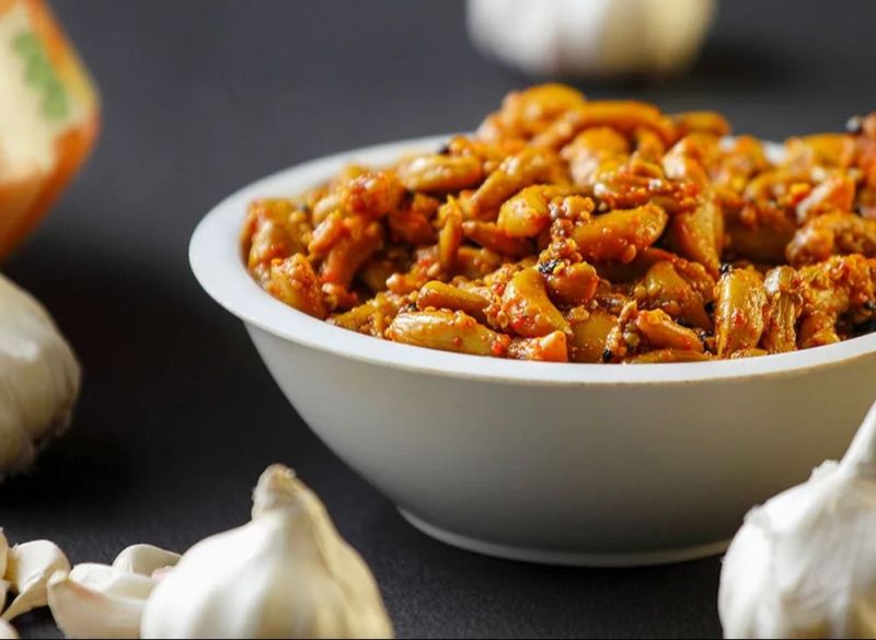 Shikarpuri Garlic Aachar